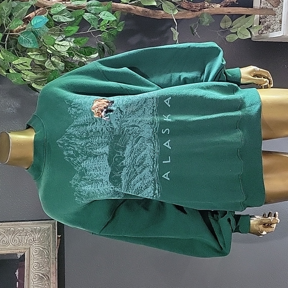 Vintage Alaska Wildlife Bear Graphic Crewneck Green Sweatshirt Size XL